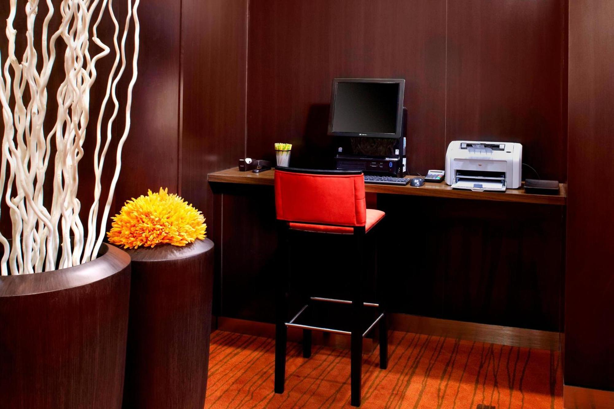 Courtyard By Marriott Pittsburgh West Homestead Waterfront Extérieur photo