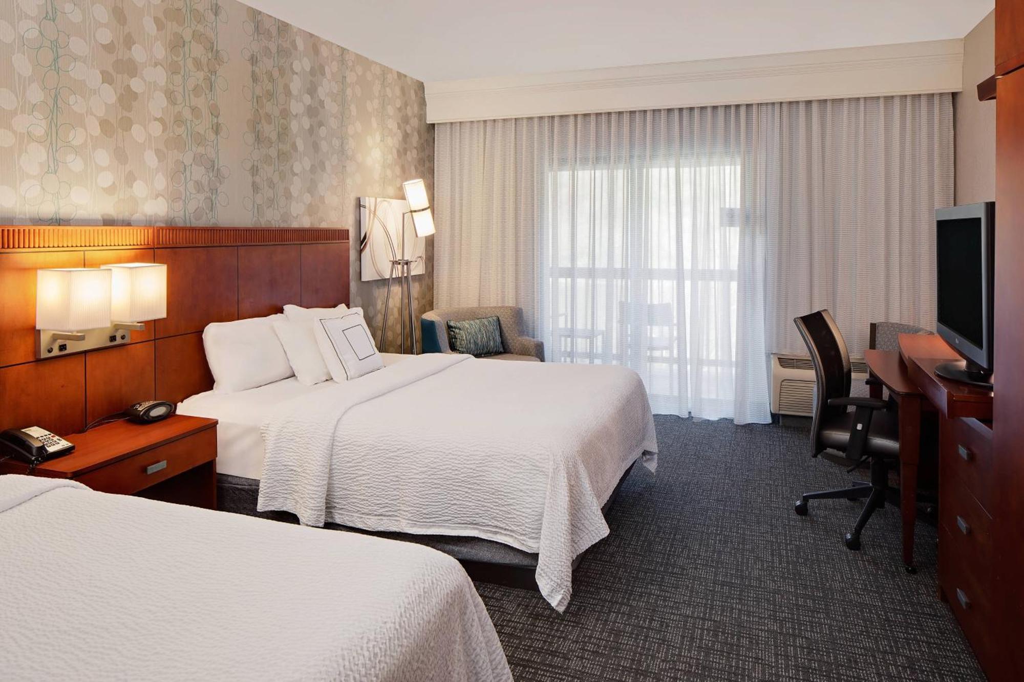 Courtyard By Marriott Pittsburgh West Homestead Waterfront Extérieur photo
