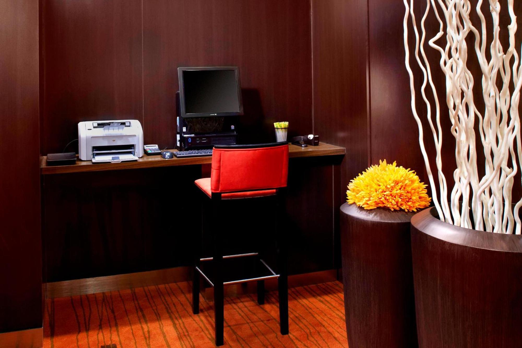 Courtyard By Marriott Pittsburgh West Homestead Waterfront Extérieur photo